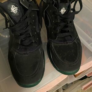 Nike Black and Green Sneakers